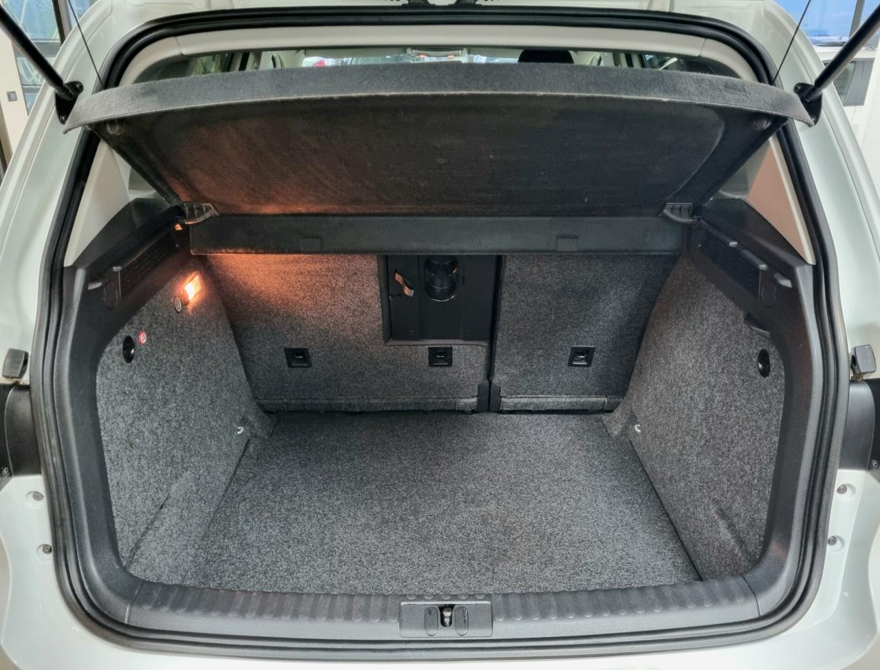 VOLKSWAGEN TIGUAN 2.0 TDI 110 CV Sport & style