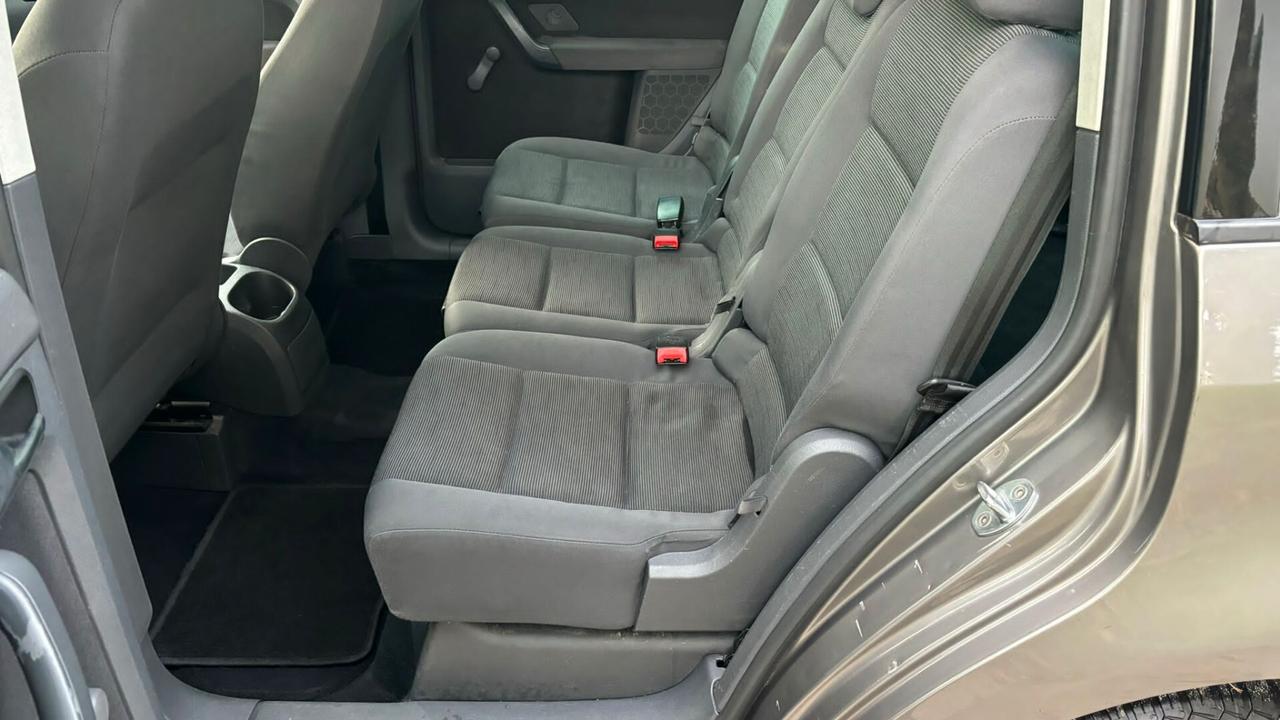 Volkswagen Touran posti 5 GPL dalla cassa gancio di traino regolare