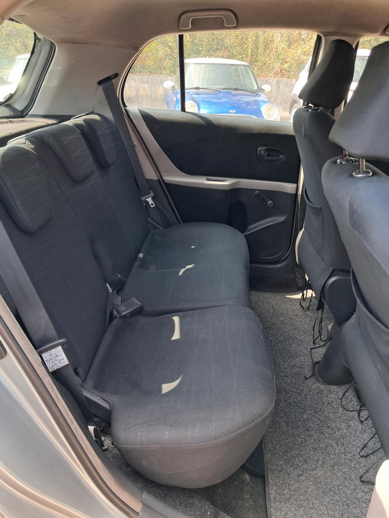 Toyota Yaris 1.0 5 porte