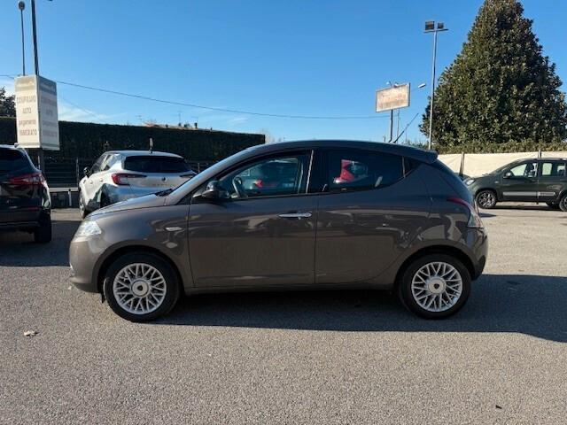 Lancia Ypsilon 1.2 69 CV 5 porte S&S Gold