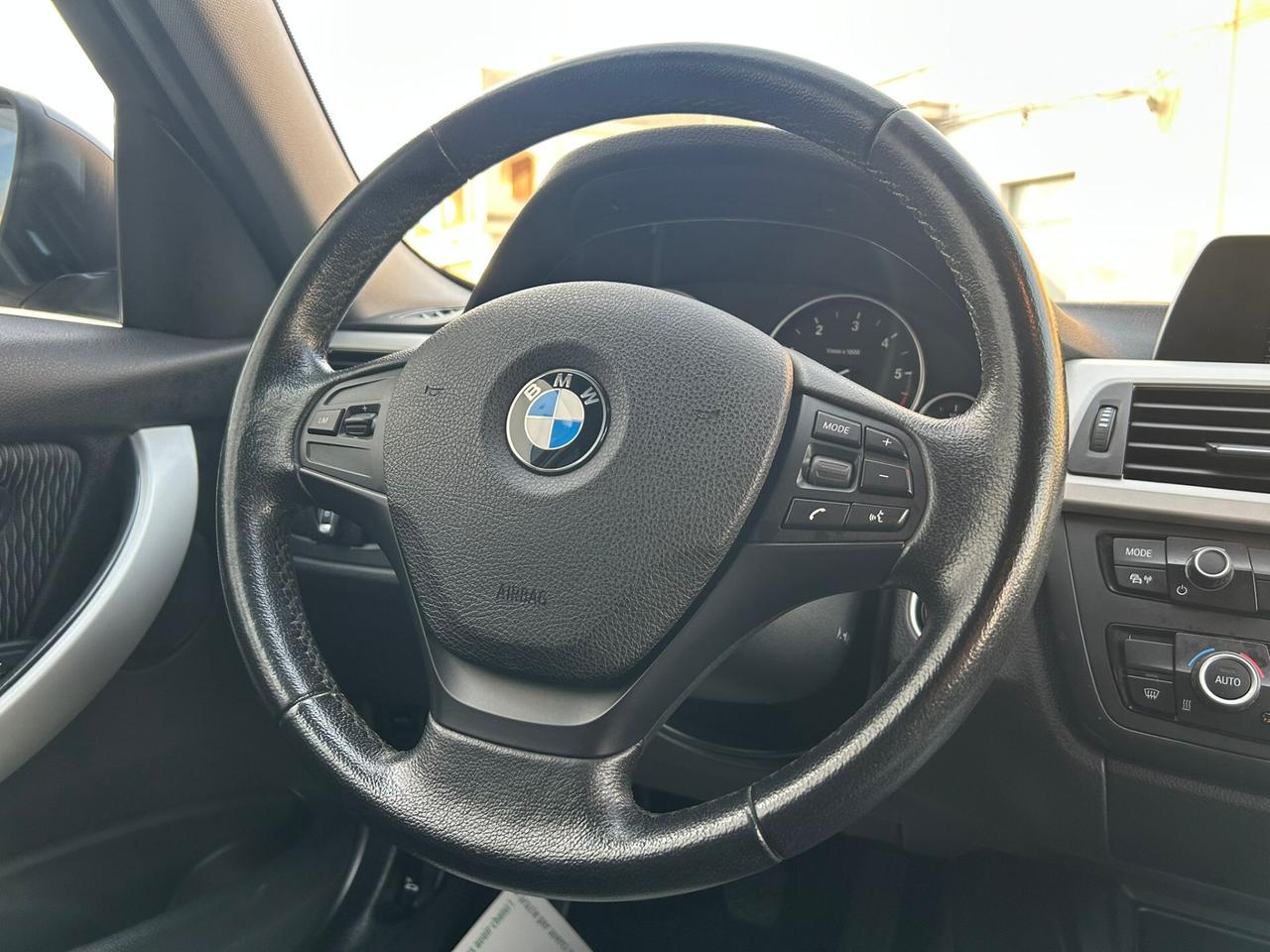 Bmw 318d 2.0 143Cv TOURING XDRIVE NAVI-2015