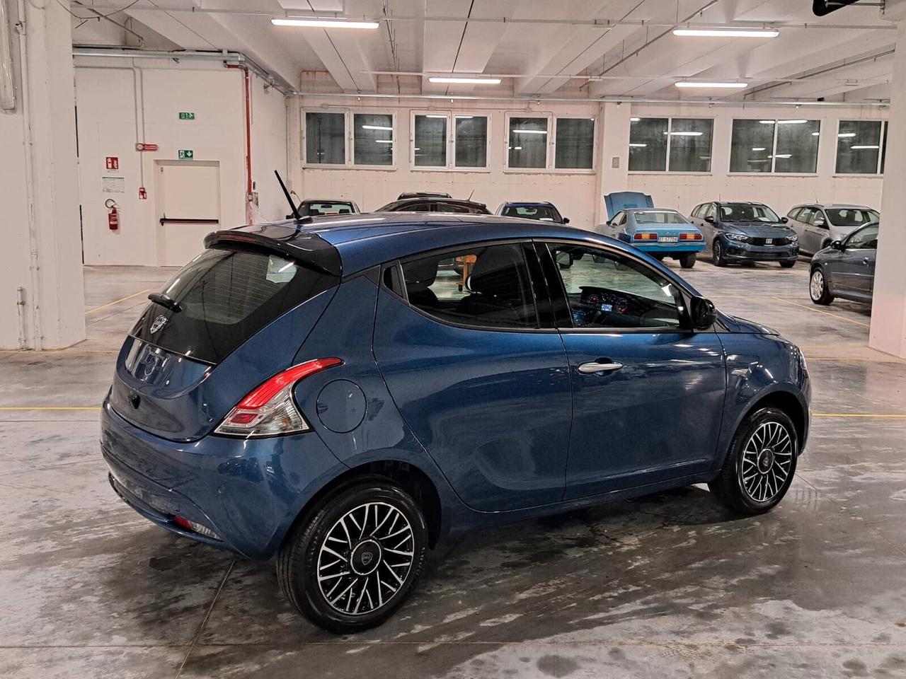 Lancia Ypsilon 1.0 FireFly Hybrid Platino MY'24 Km. 0 (GT621KA)