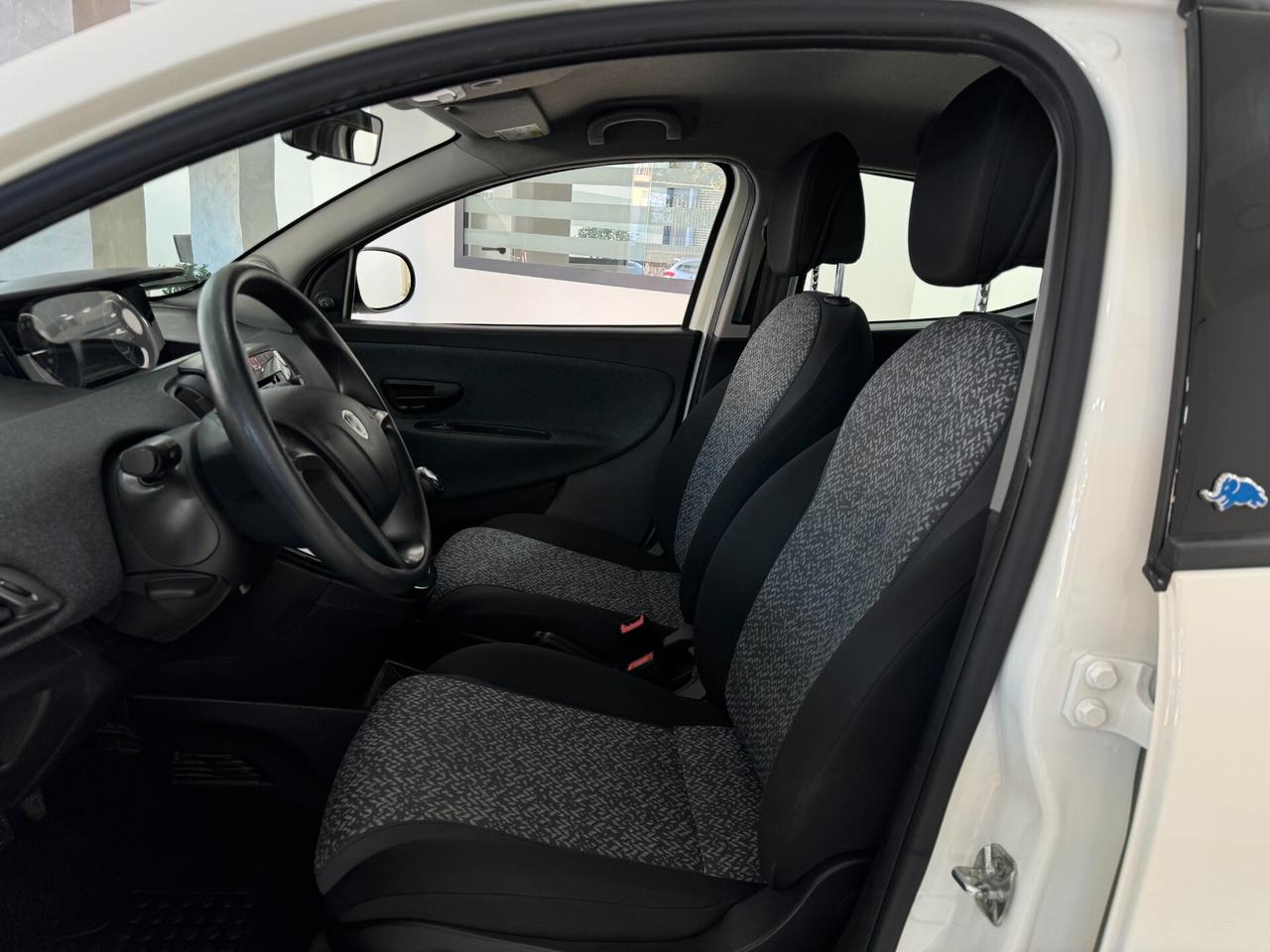 Lancia Ypsilon 1.2 69 CV 5 porte Elefantino Blu