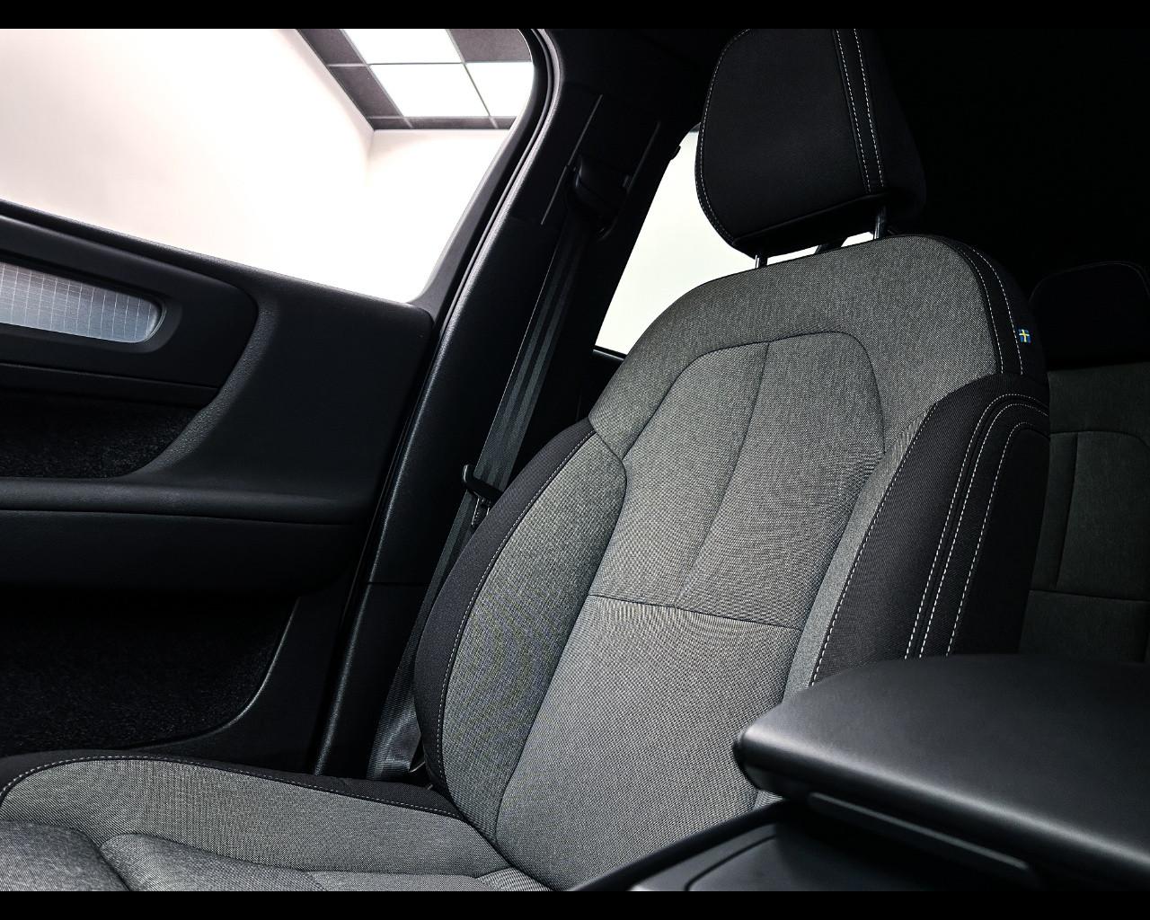 VOLVO XC40 (2017-->) - XC40 B3 automatico Core