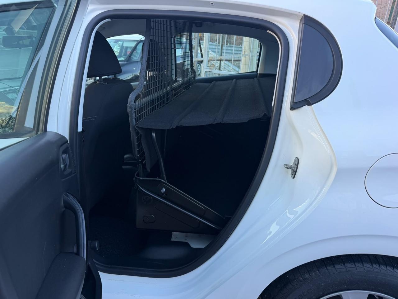 Peugeot 208 autocarro motore sostituito