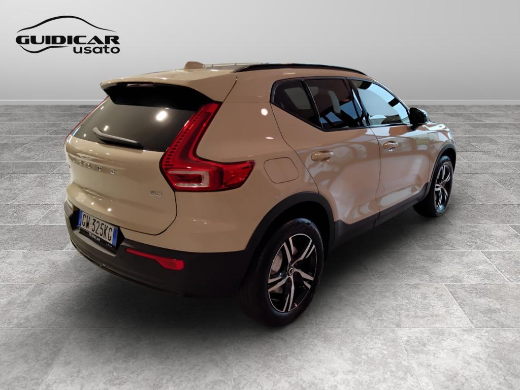 VOLVO XC40 PLUS DARK B3 AUT