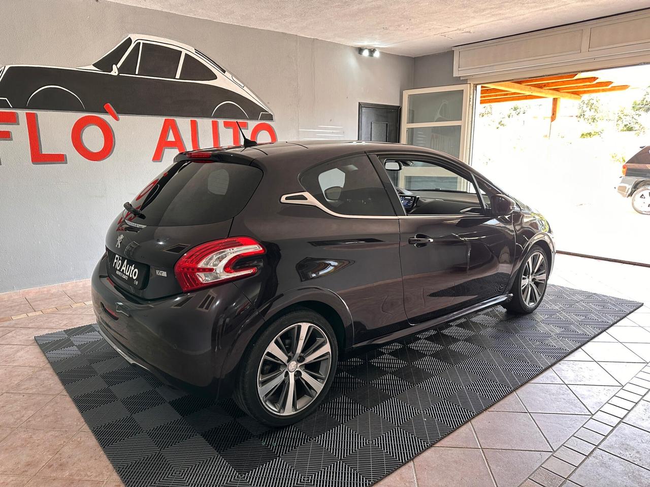Peugeot 208 1.6 e-HDi 115 CV Stop&Start 3 porte XY