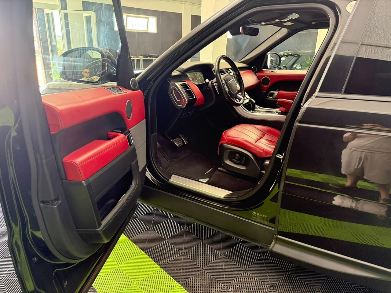 Land Rover Range Rover Sport 3.0 SDV6 HSE DYNAMIC
