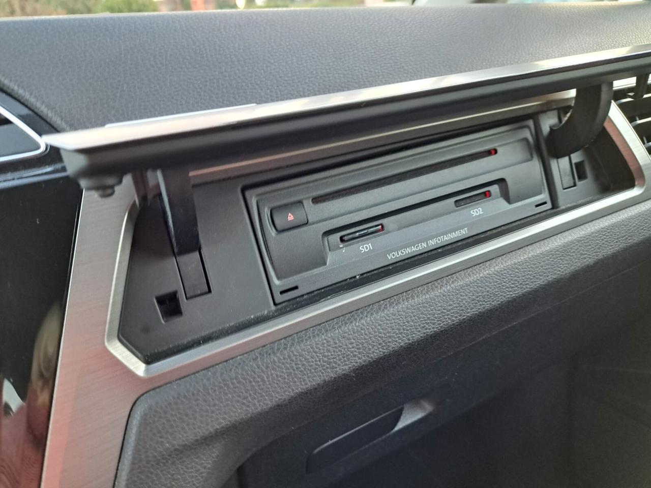 Volkswagen Touran 1.6 TDI 115 CV SCR DSG Highline BlueMotion Tech.