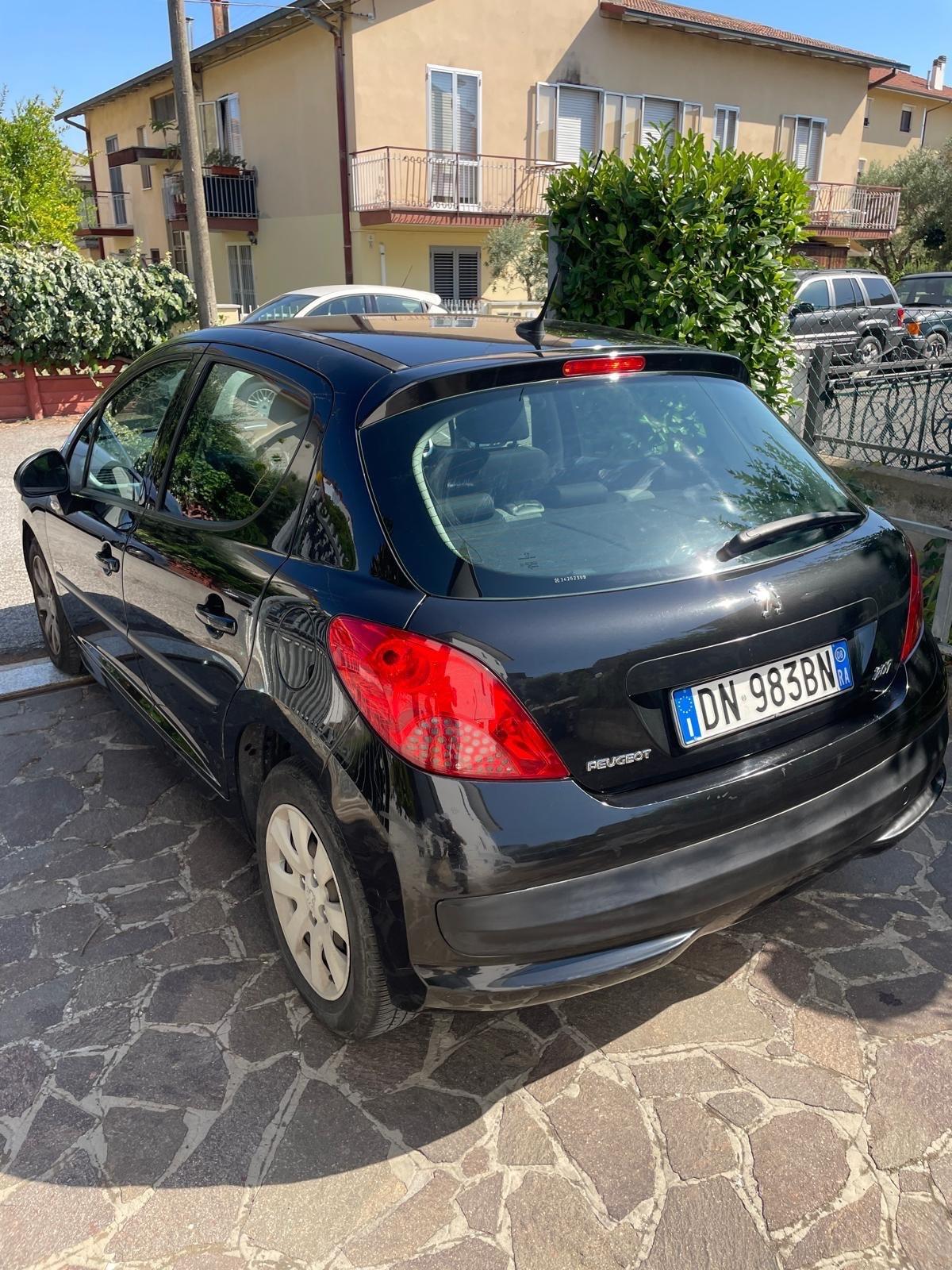 Peugeot 207 1.4 8V 75CV 5p solo 87000km