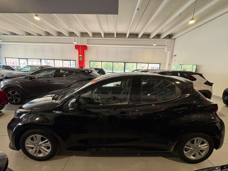 Toyota Yaris Hybrid Active MY21