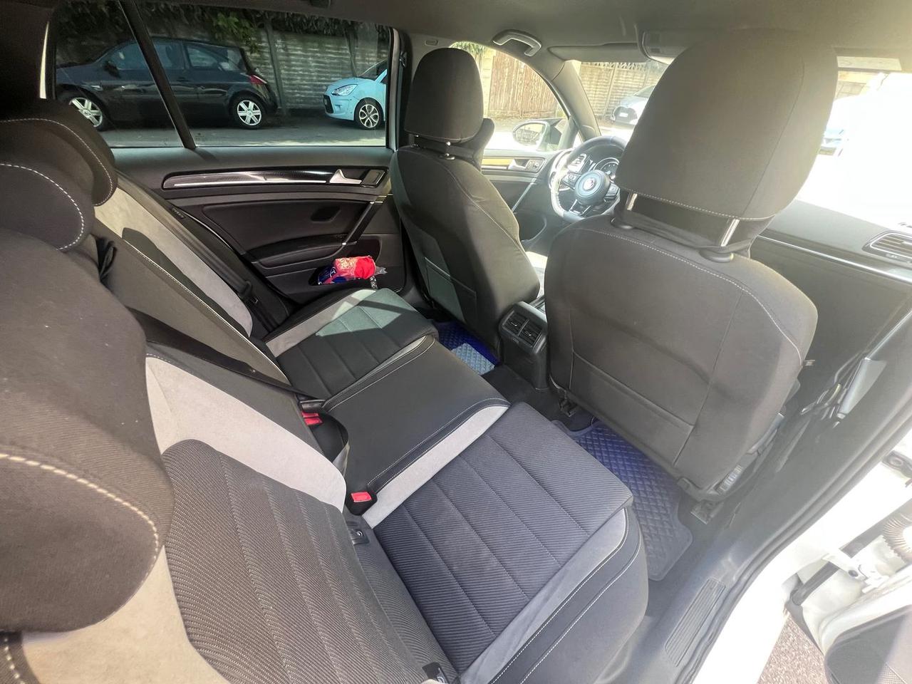 Volkswagen Golf 2.0 TSI R #10432