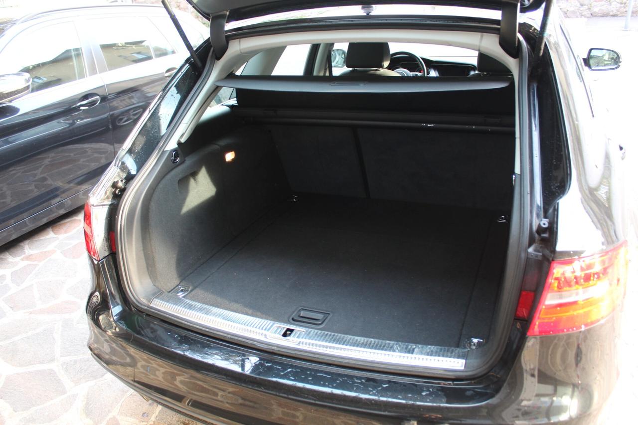 Audi A4 Avant 2.0 TDI 150 CV S line