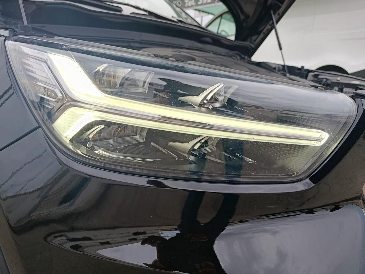 VOLVO XC40 D3 AWD GEEARTRONIC LED/NAV/SENS.POSTERIORI/