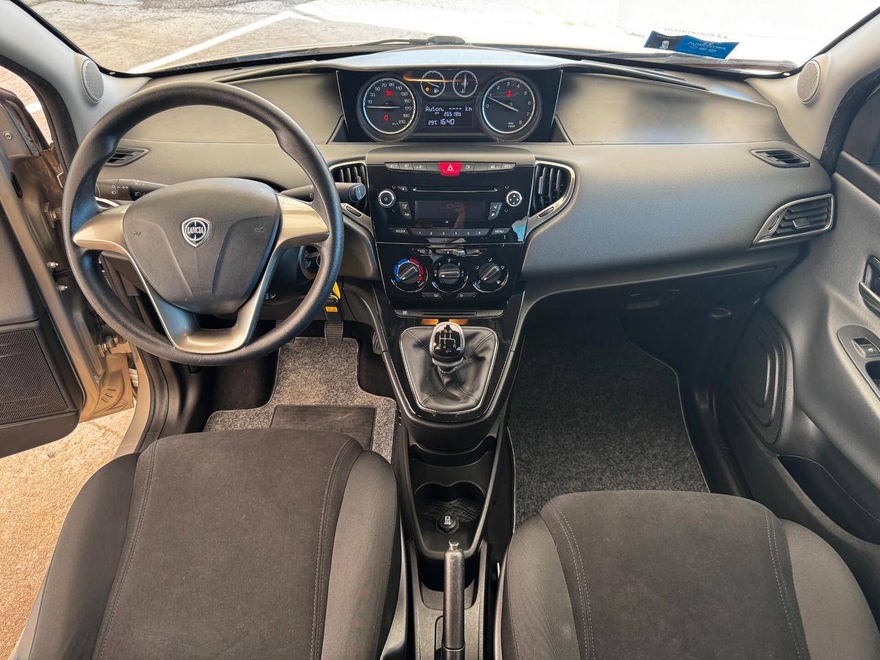 Lancia Ypsilon 1.2 69 CV 5 porte Gold - 2015