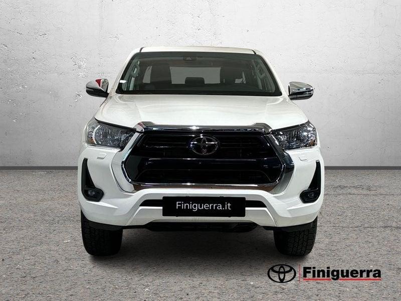 Toyota Hilux 2.8 D-4D A/T 4WD 4 porte DoubleCab Lounge