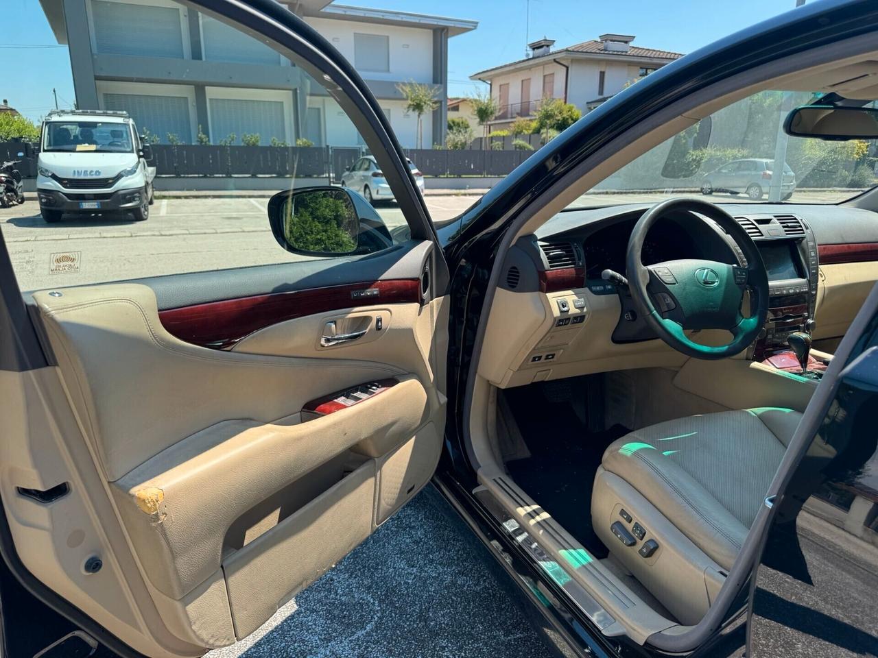 Lexus LS 600 600h