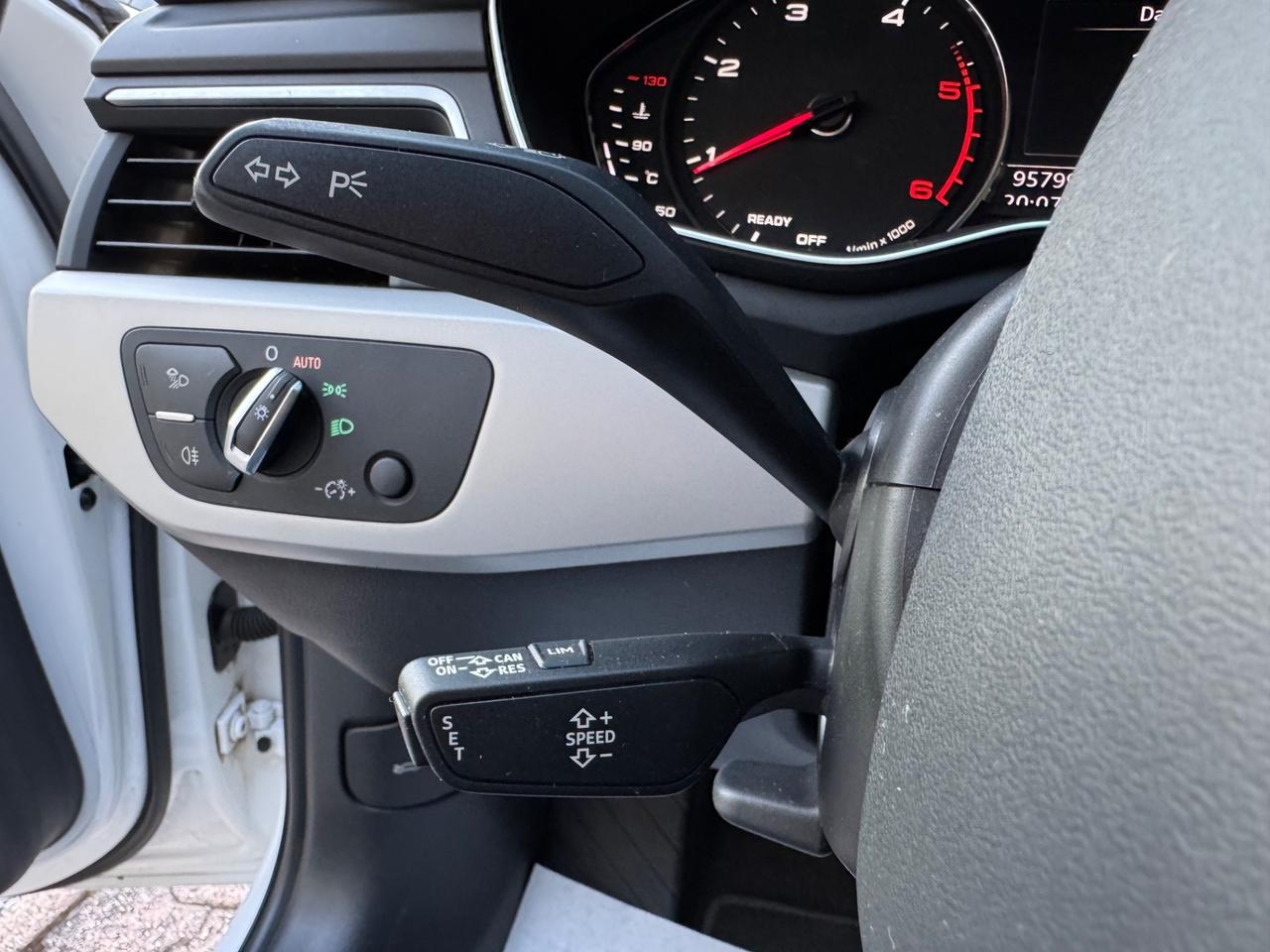 Audi A4 Avant 30 TDI S tronic Design