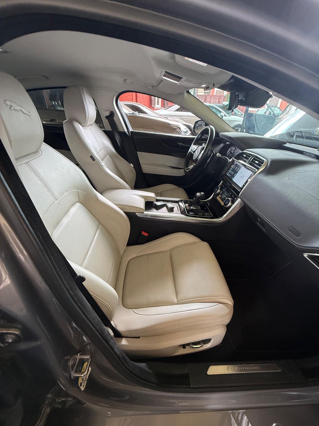 XE 2.0 D 204 CV-R-Dynamic HSE-IVA ESP-unipro