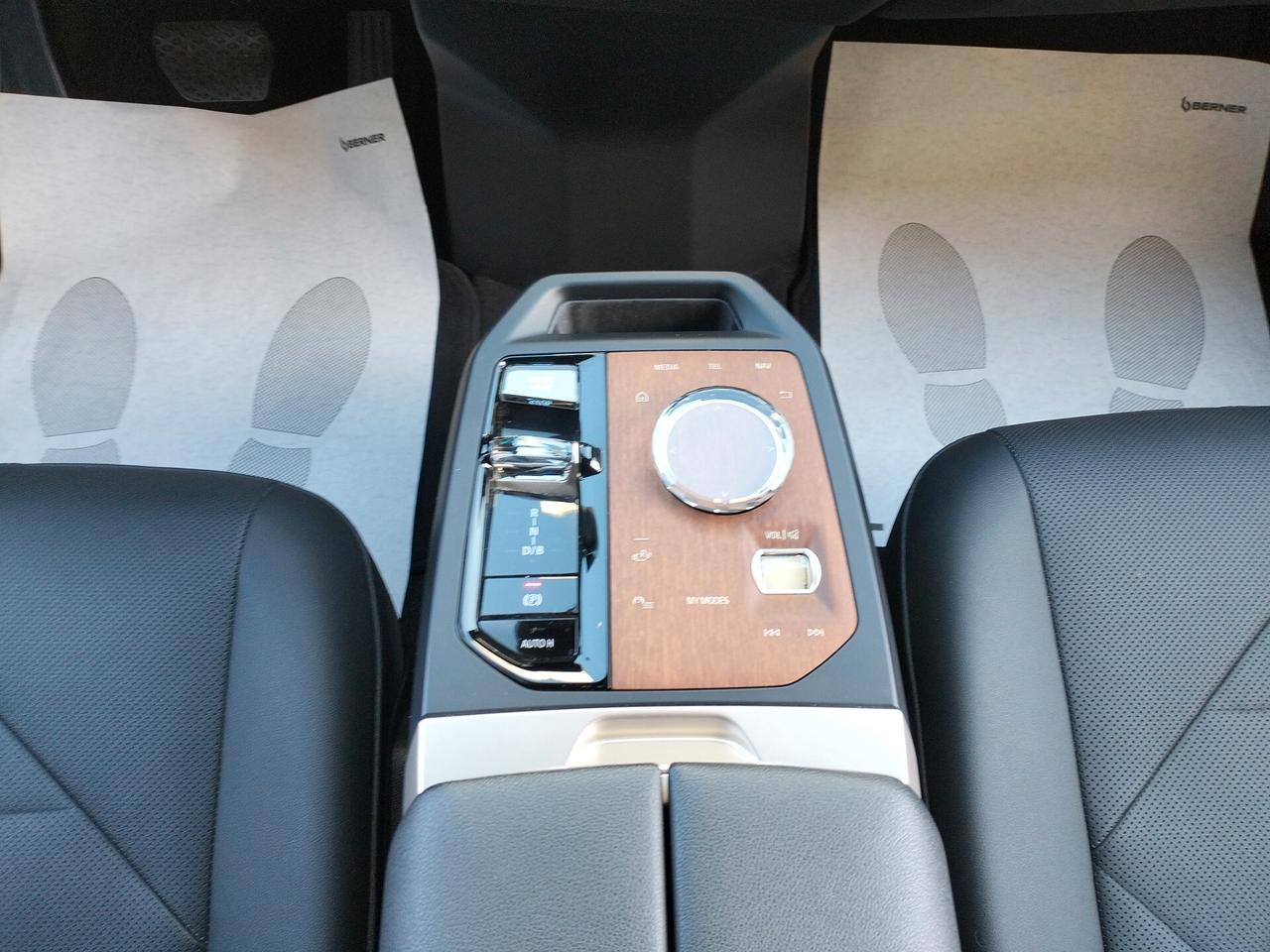 BMW iX i20 2022 xdrive40 Edition Signature *IVA ESPOSTA*