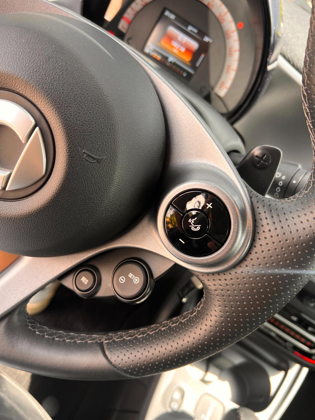 Smart ForTwo 70 1.0 Passion solo 18.000 km