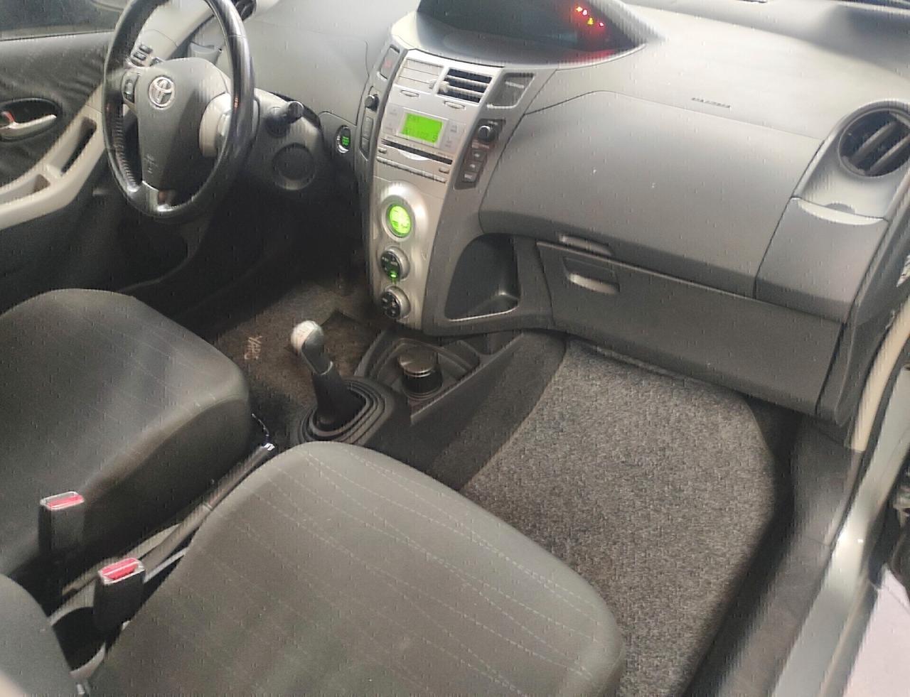 Toyota Yaris 1.0 5 porte Sol