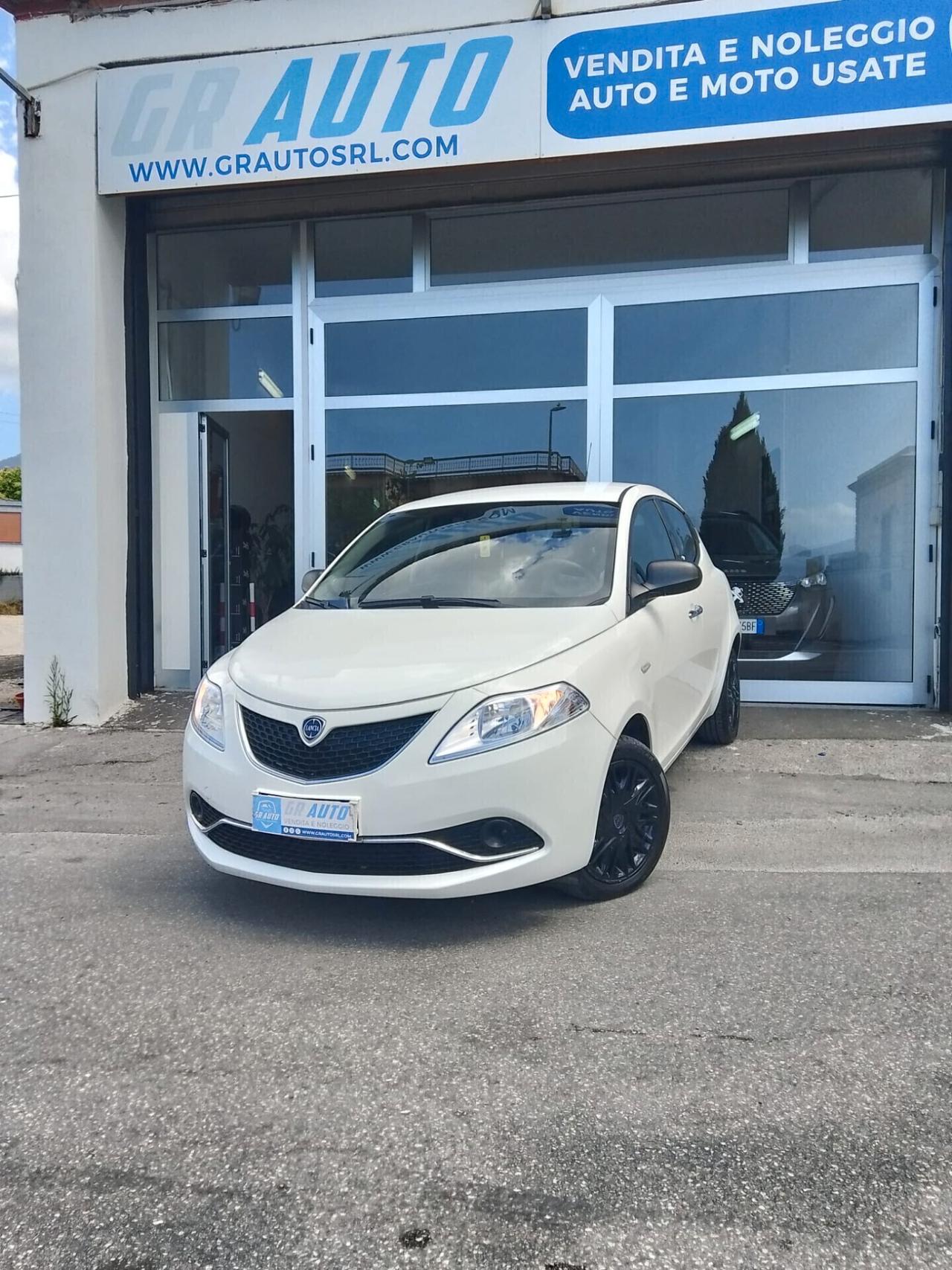 Lancia Ypsilon 1.2 69 CV 5 porte Platinum