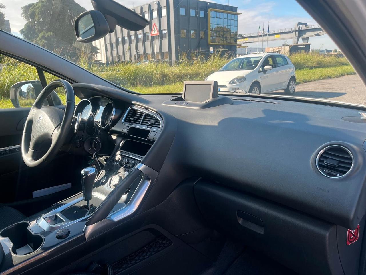 Peugeot 3008 1.6 e-HDi 112CV cambio robotizzato Stop&Start Allure