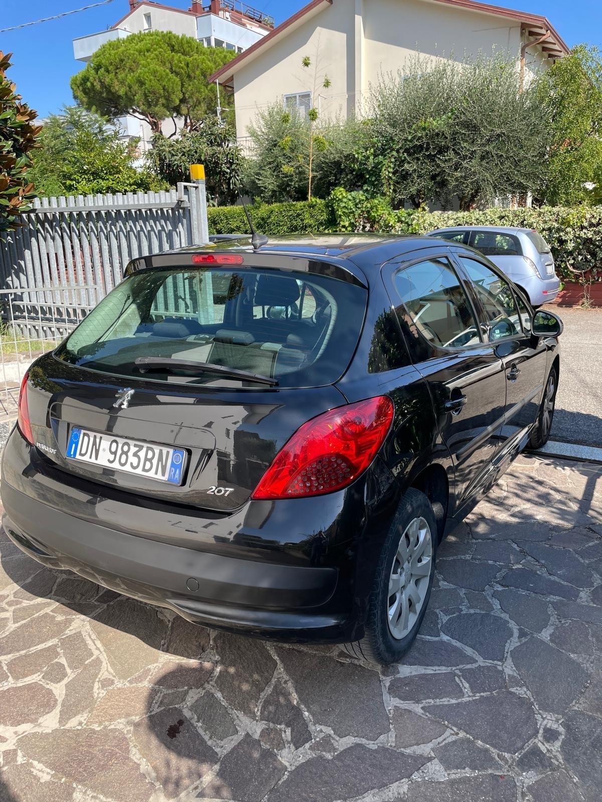 Peugeot 207 1.4 8V 75CV 5p solo 87000km