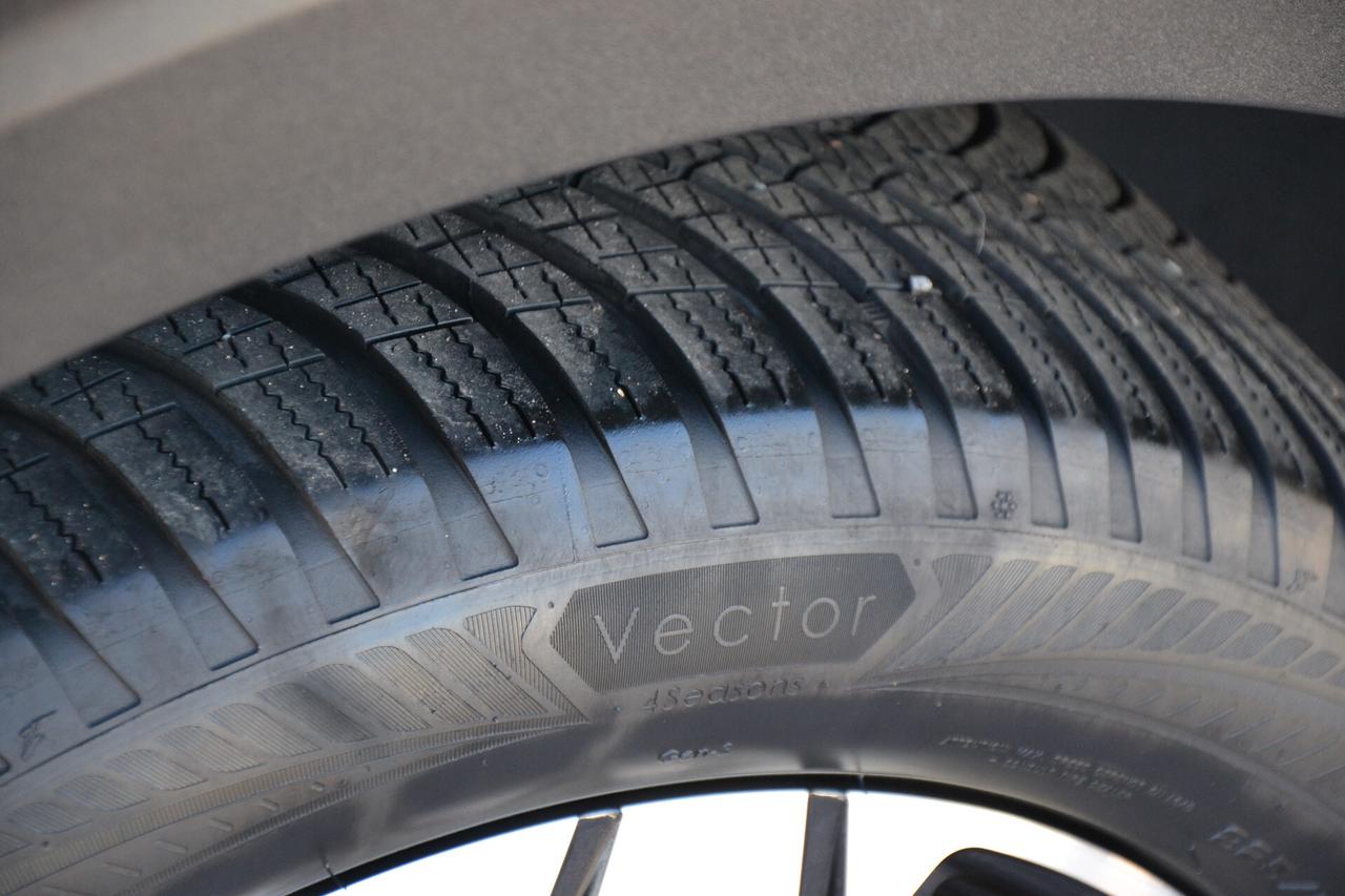 Peugeot 5008 1.5 HDi 130CV EAT8 ALLURE PELLE+RCAM+NAVI+FULL LED