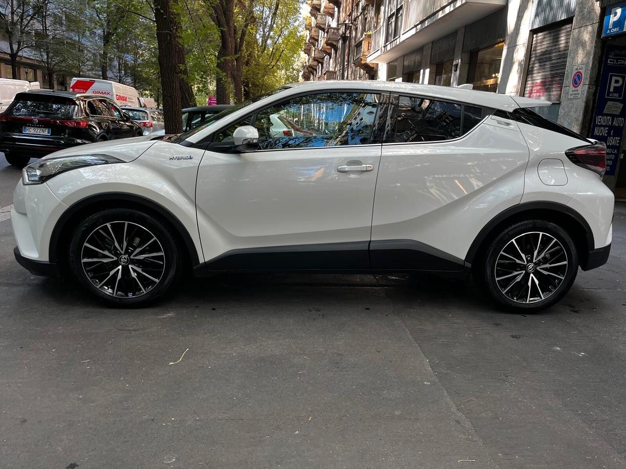 Toyota C-HR 1.8 Hybrid E-CVT Active