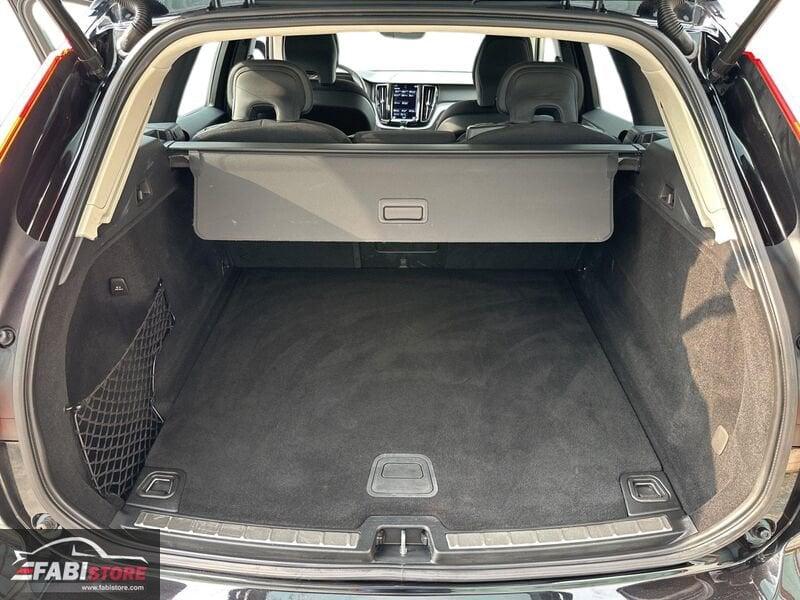 Volvo XC60 B4 AWD 211 Cv Geartronic Momentum Pro