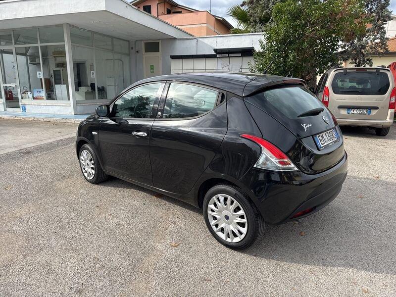 Lancia Ypsilon Ypsilon 1.2 8v Silver s/c.traz.,esp ecochic Gpl 69cv