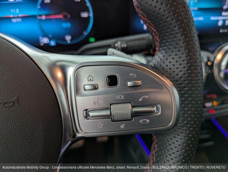 Mercedes-Benz EQB 300 4MATIC PREMIUM
