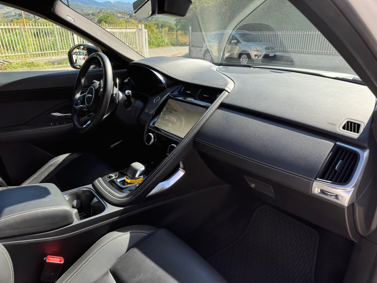 Jaguar E-Pace 2.0D I4 163 CV AWD Auto R-Dynamic SE