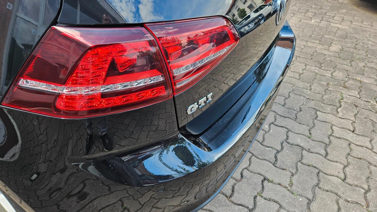 Volkswagen Golf GTI 5p 2.0 tsi PERFORMANCE 220CV PELLE-NAVY-SED.RISC.