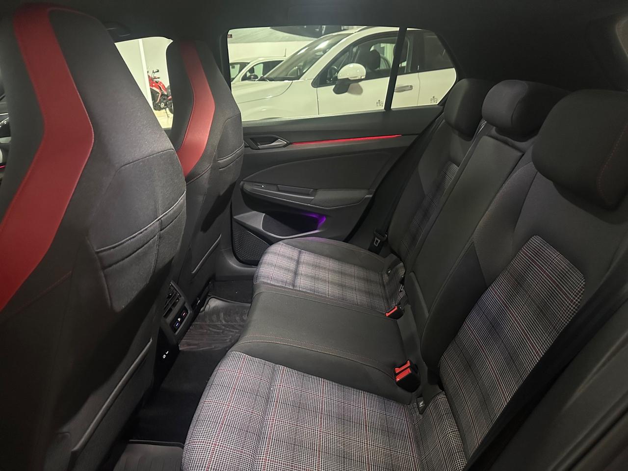 Volkswagen Golf GTI 2.0 TSI DSG