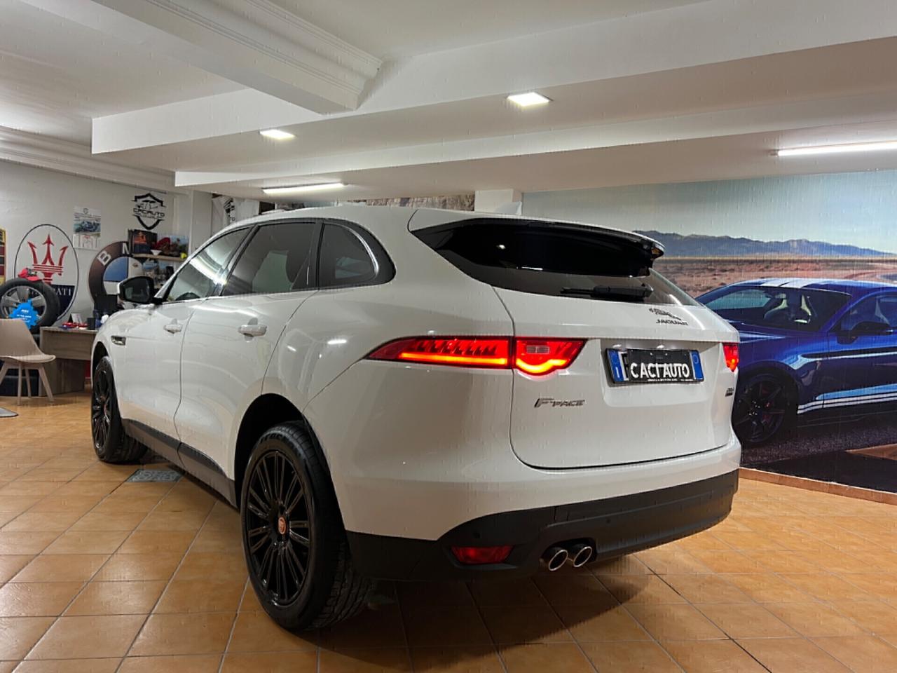 Jaguar F-Pace 2.0 D 180 CV