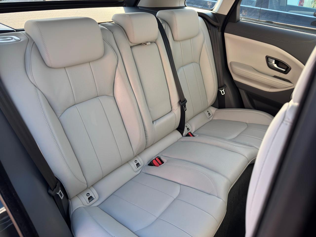 Land Rover Range Evoque 2.0 TD4 150 cv 5p. Pure