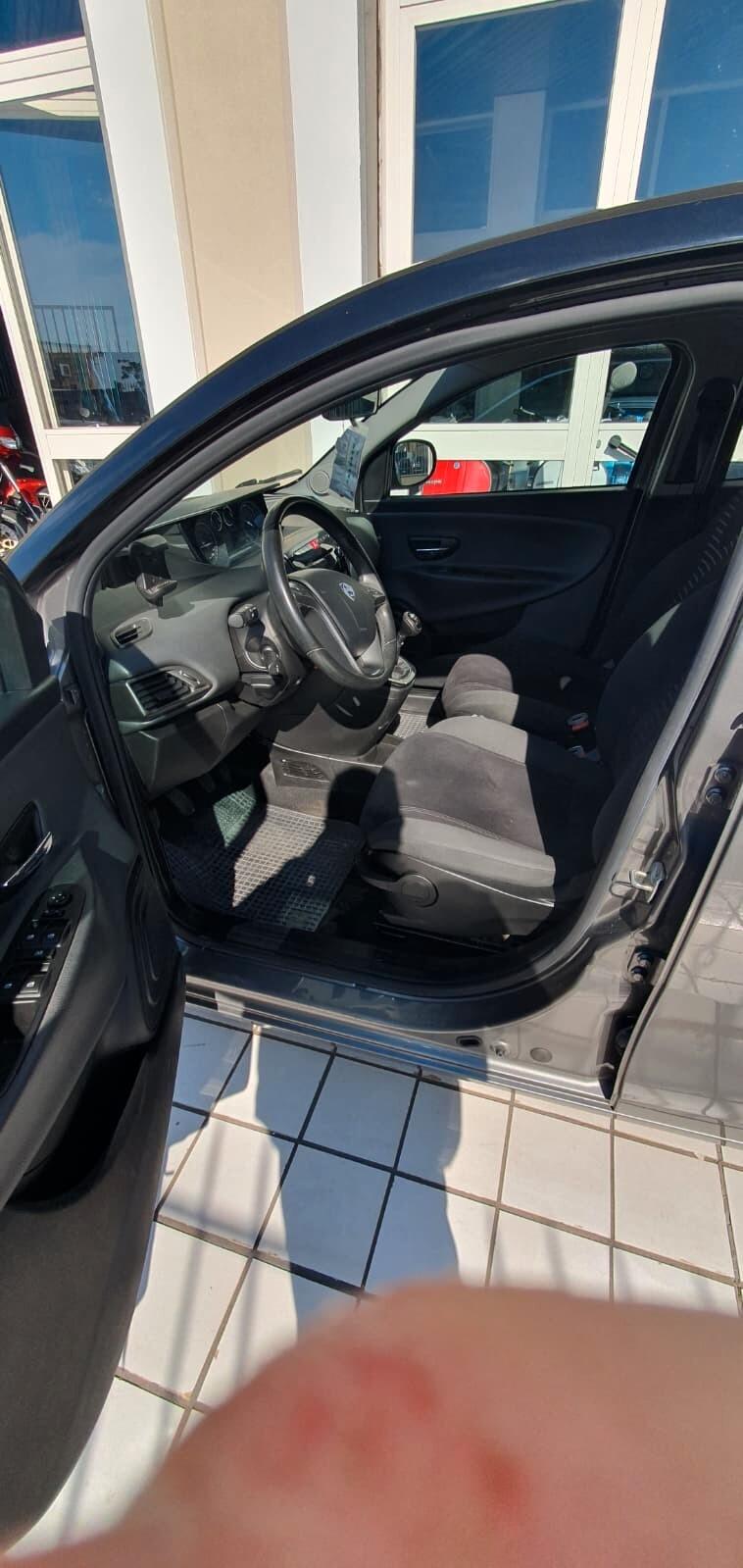 Lancia Ypsilon 1.3 MJT 95 CV Platinum
