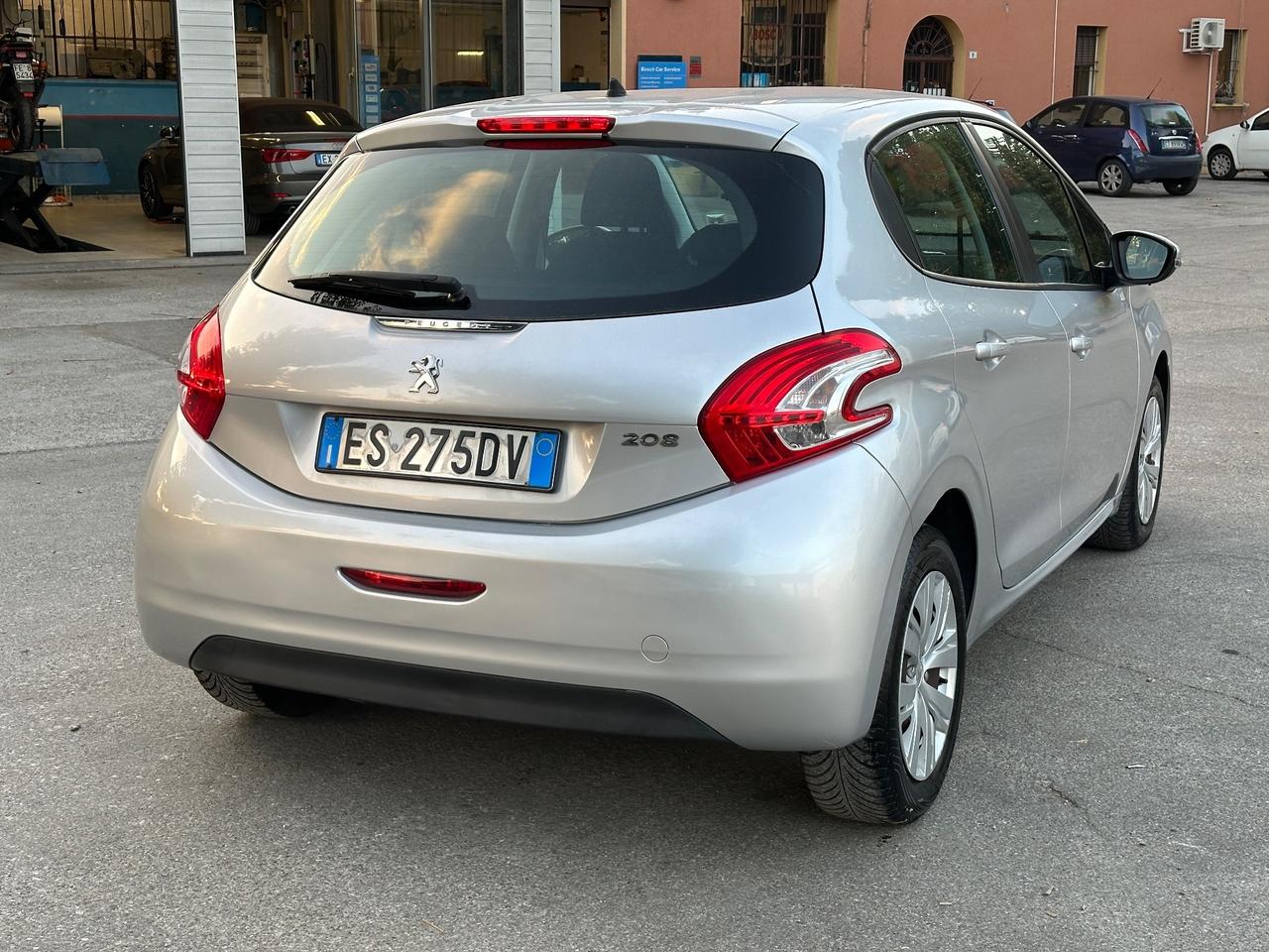 Peugeot 208 1.0 VTi 68 CV 5 porte solo 110mila km