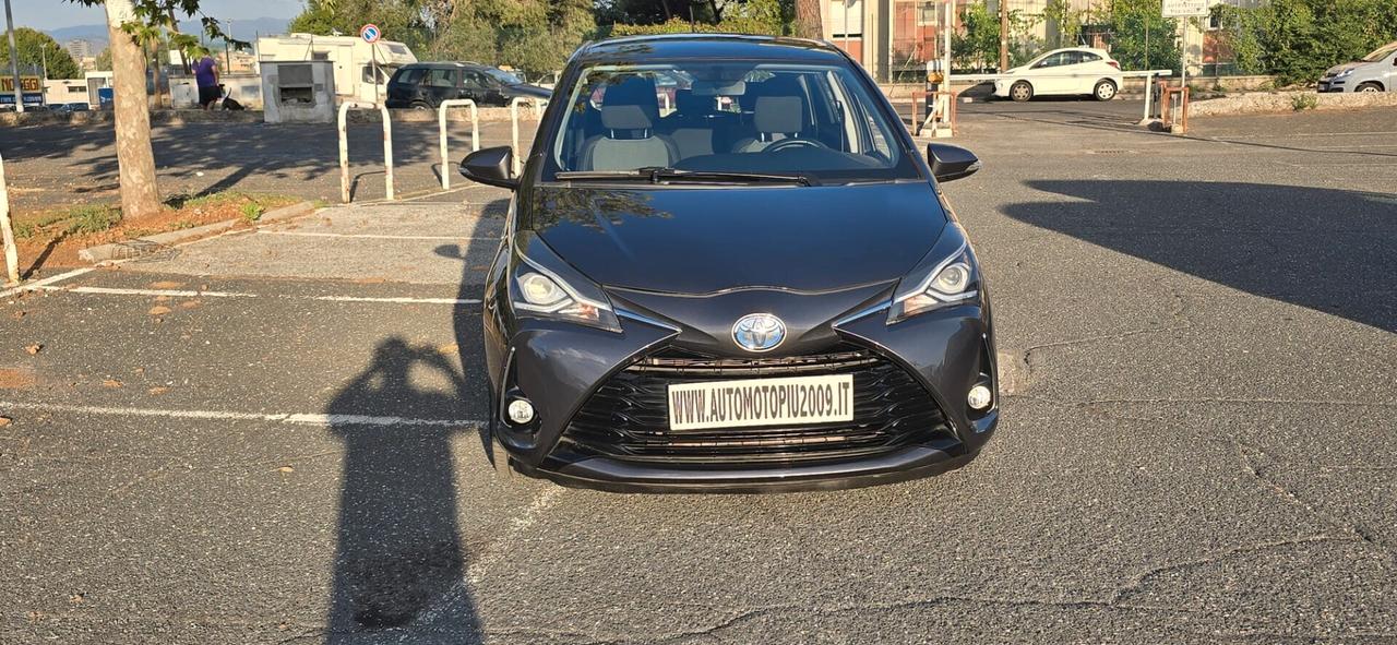 Toyota Yaris 1.5 Hybrid tagliandi Toyota ben accessoriata