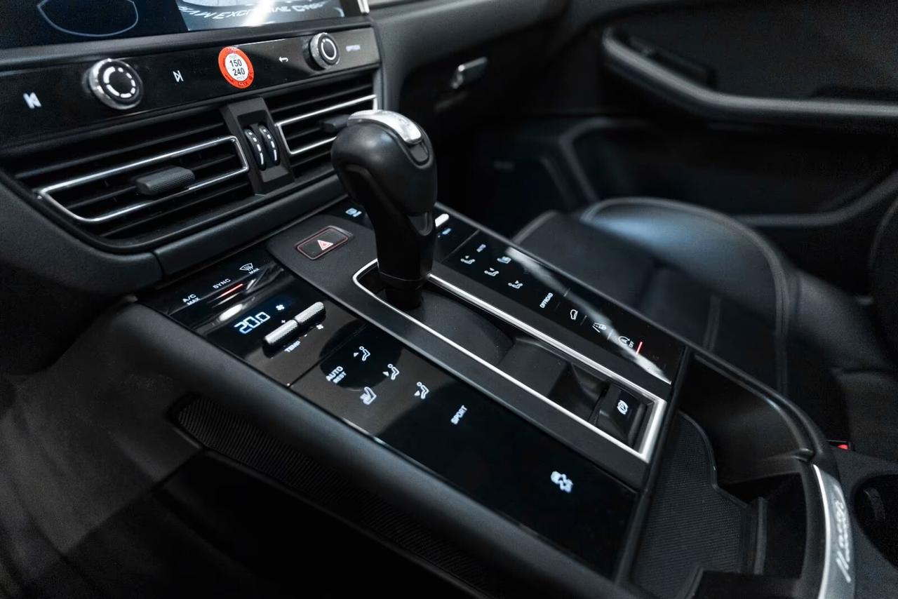 PORSCHE*MACAN*2.0*ACC*BOSE*TETTO*CAMERA*LED*CARPLAY*21"*