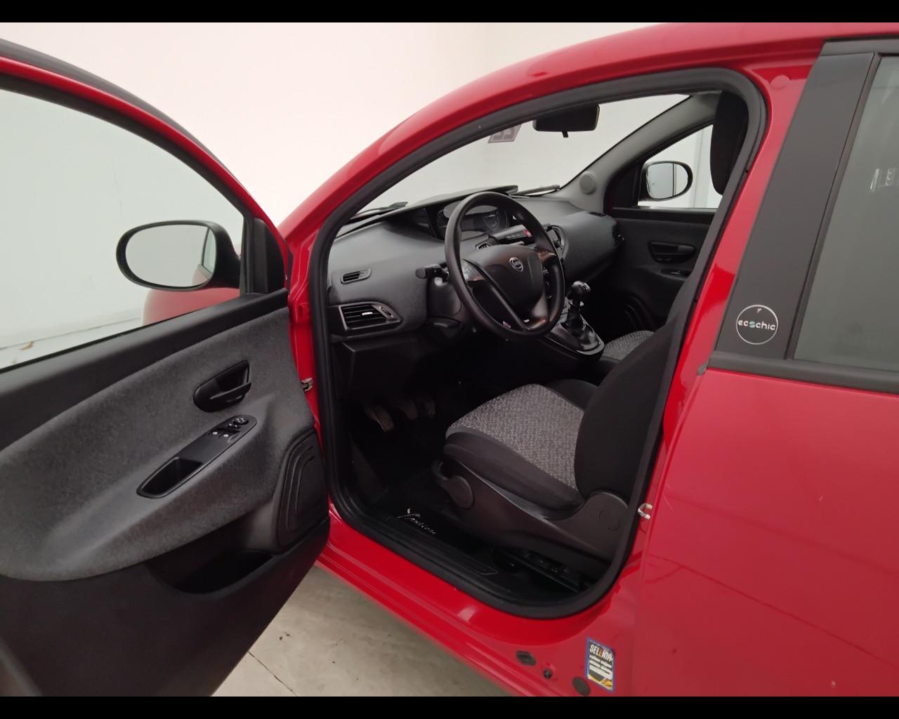 LANCIA Ypsilon III 2015 - Ypsilon 1.0 firefly hybrid Silver s&s 70cv