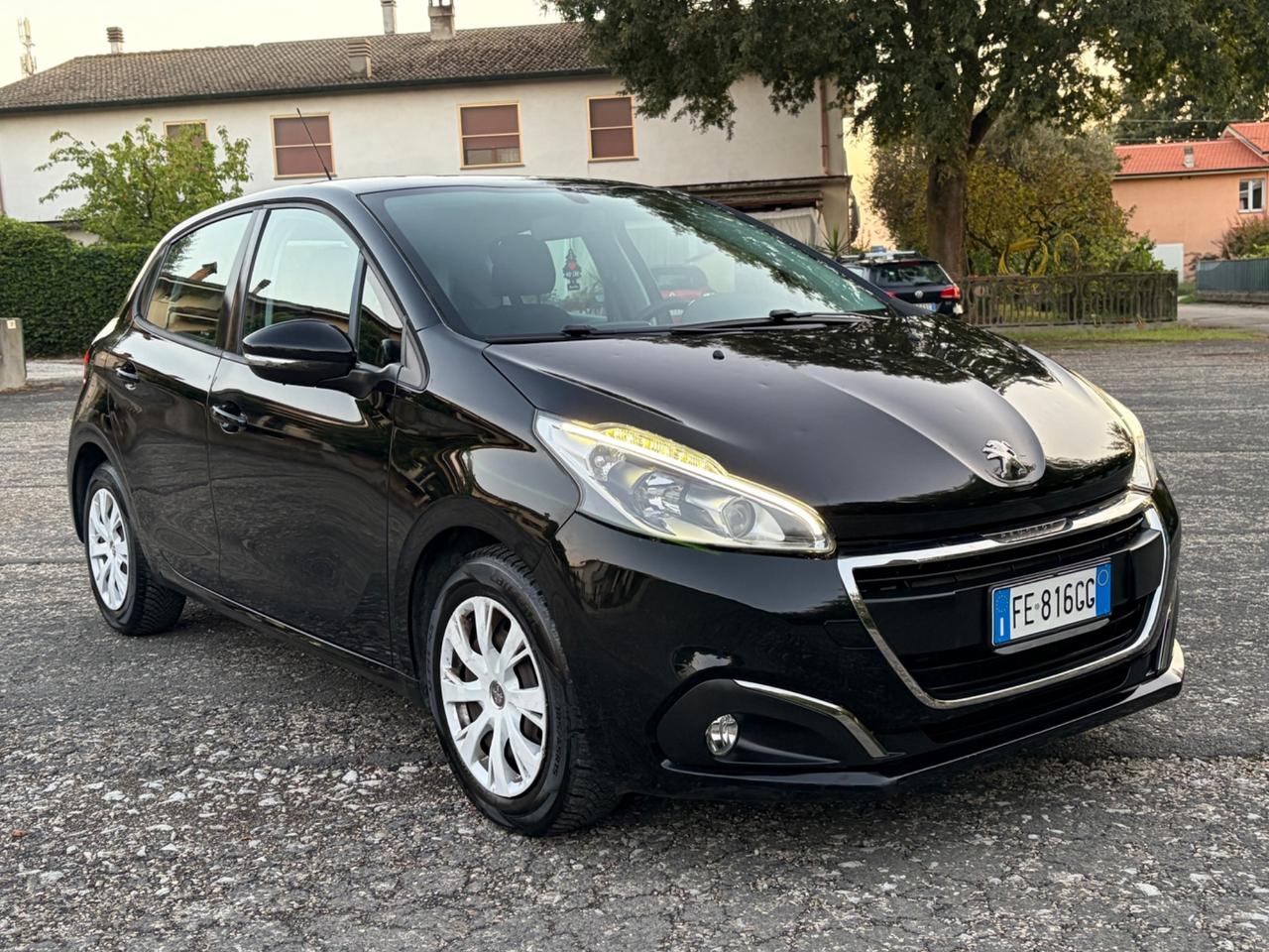 Peugeot 208 PureTech 82 5p. GPL Allure