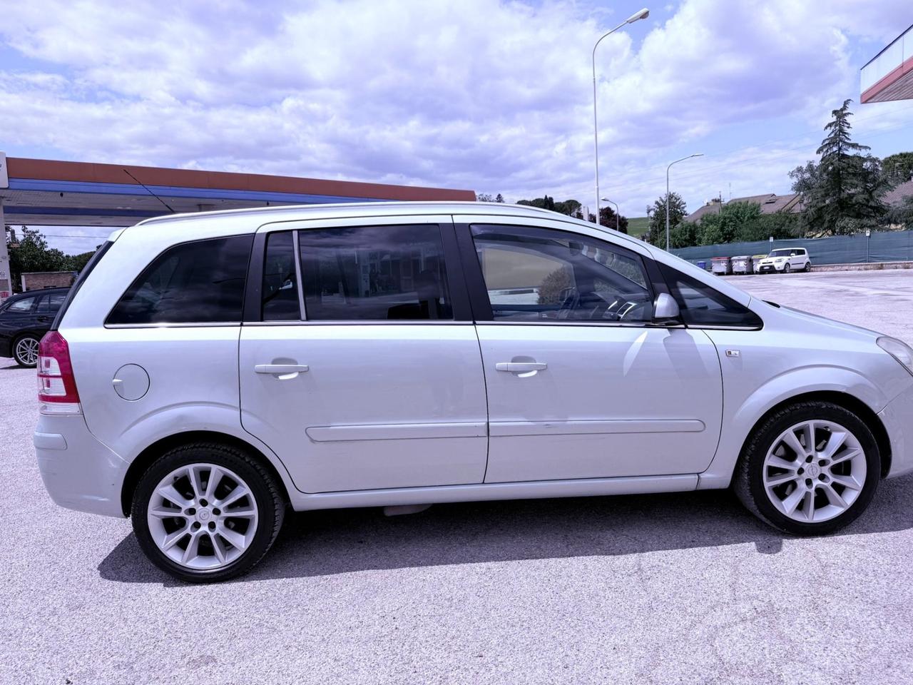 Opel Zafira 1.6 16V metano
