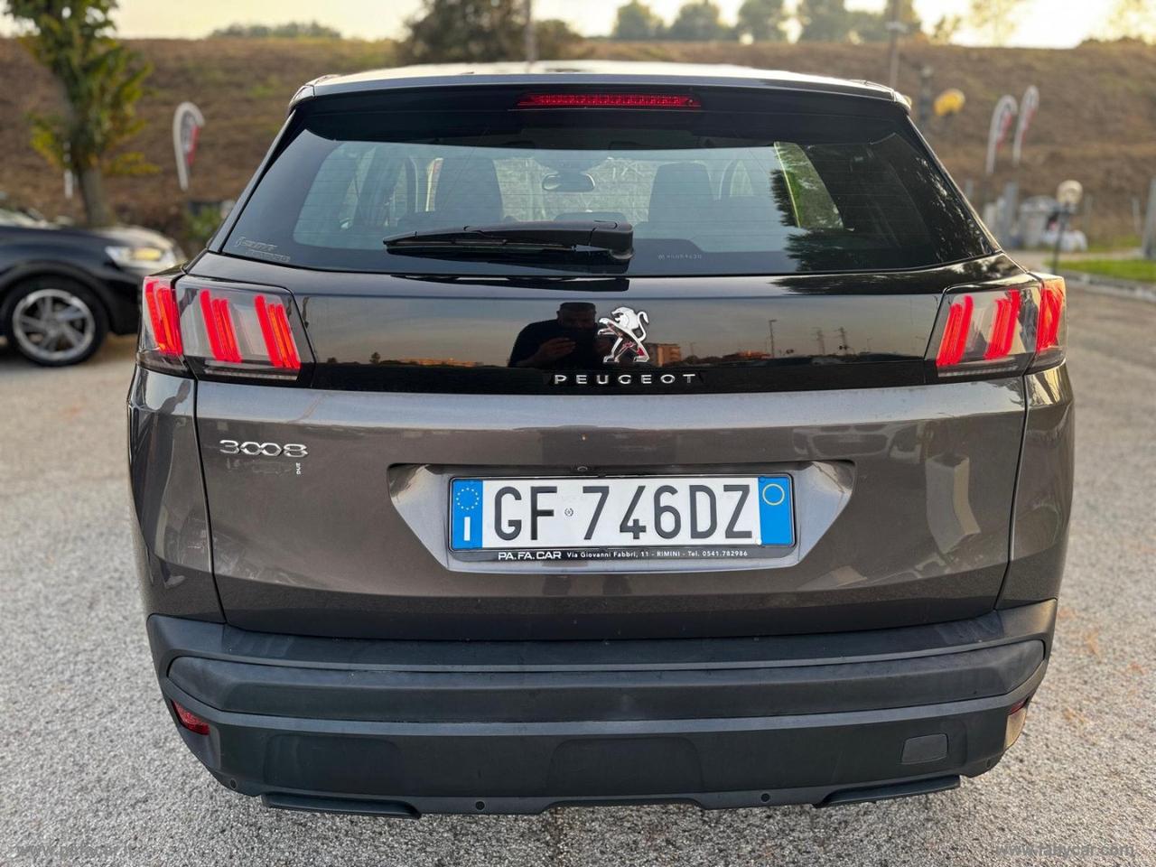 PEUGEOT 3008 BlueHDi 130 S&S EAT8 Allure