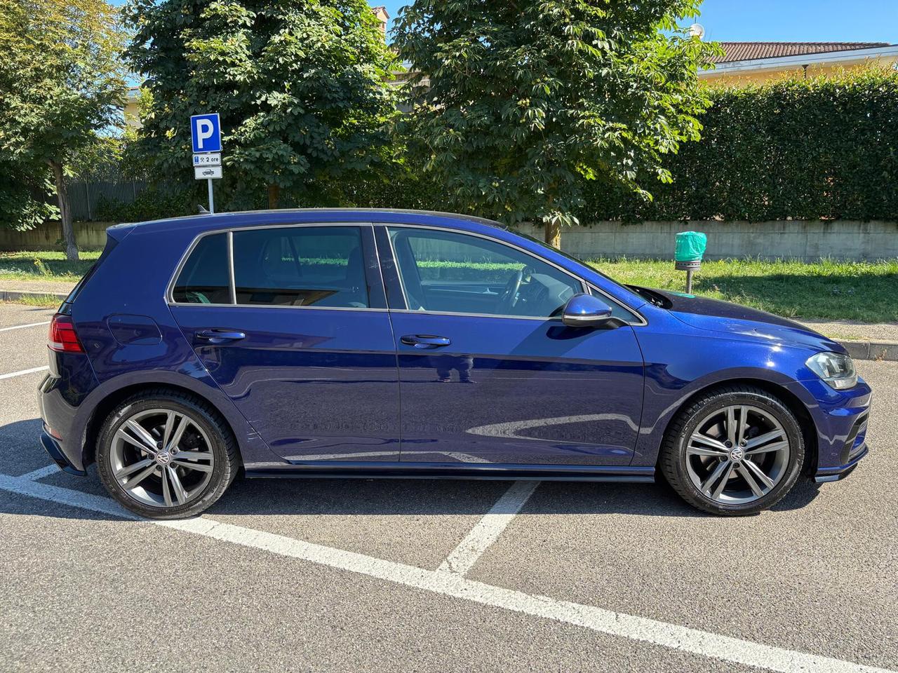 Volkswagen Golf 2.0 TDI 5p. R Line