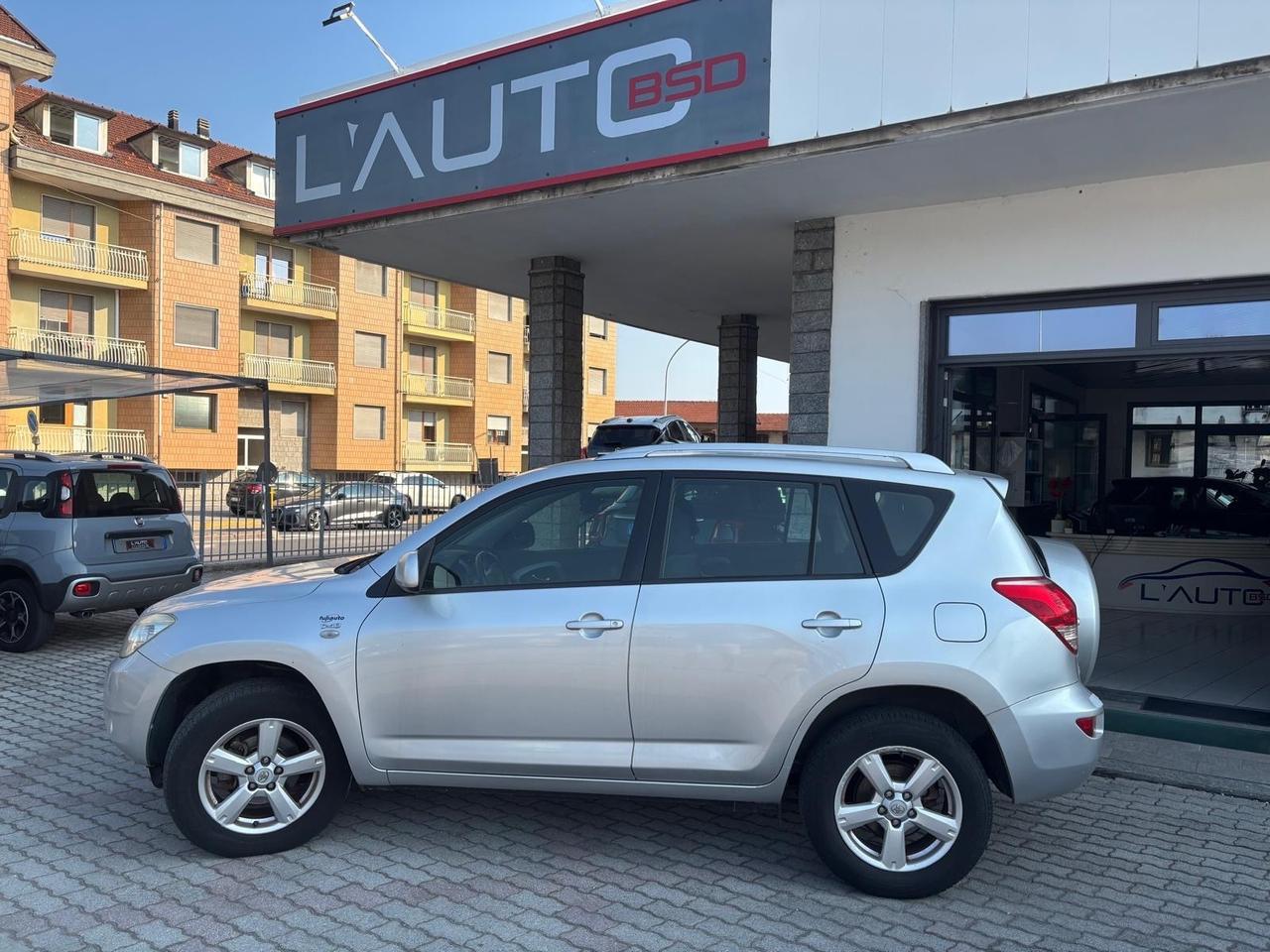 Toyota RAV 4 RAV4 2.2 D-4D 136 CV Sol