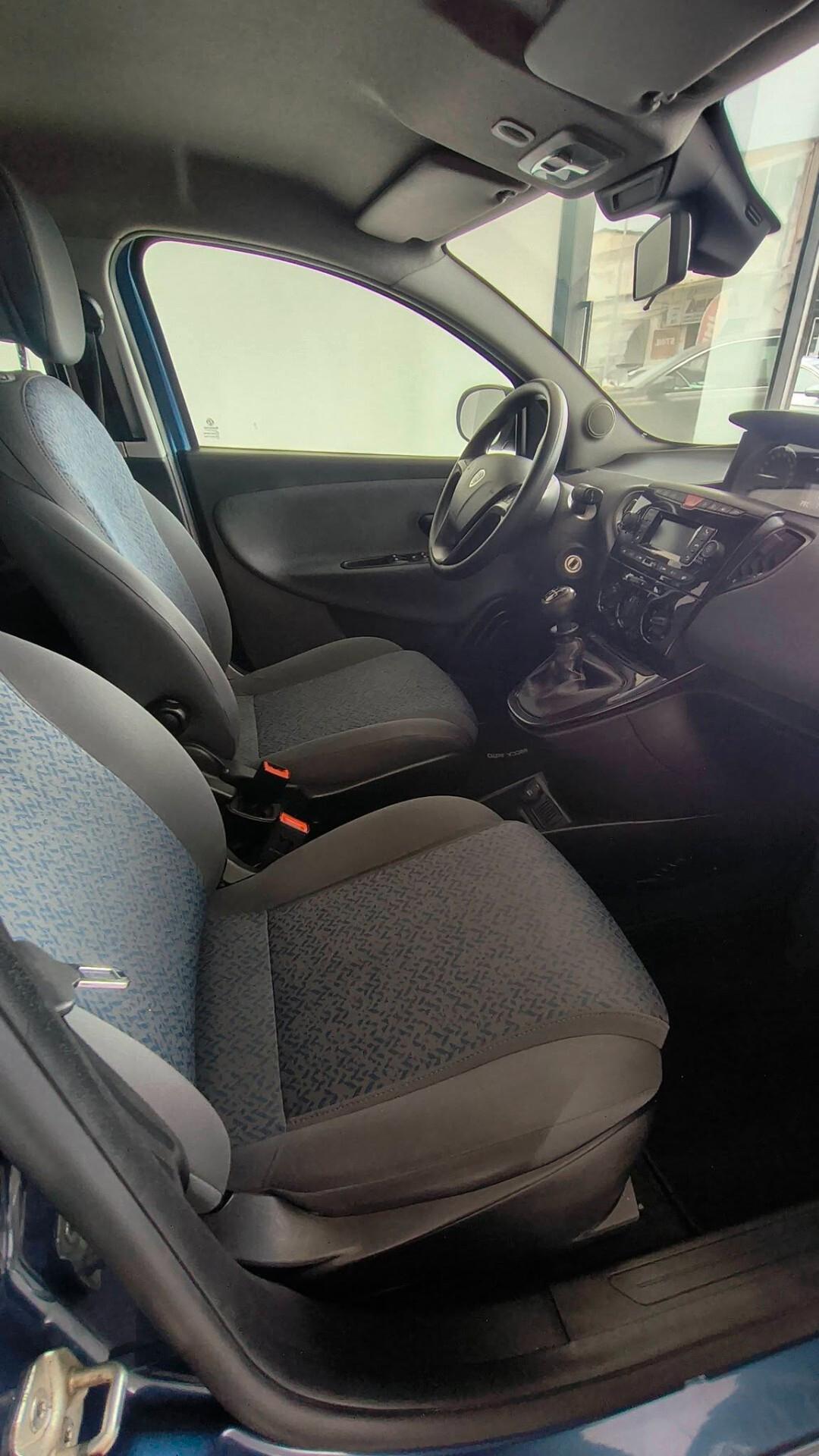 Lancia Ypsilon 1.0 FireFly 5 porte S&S Hybrid Silver Plus
